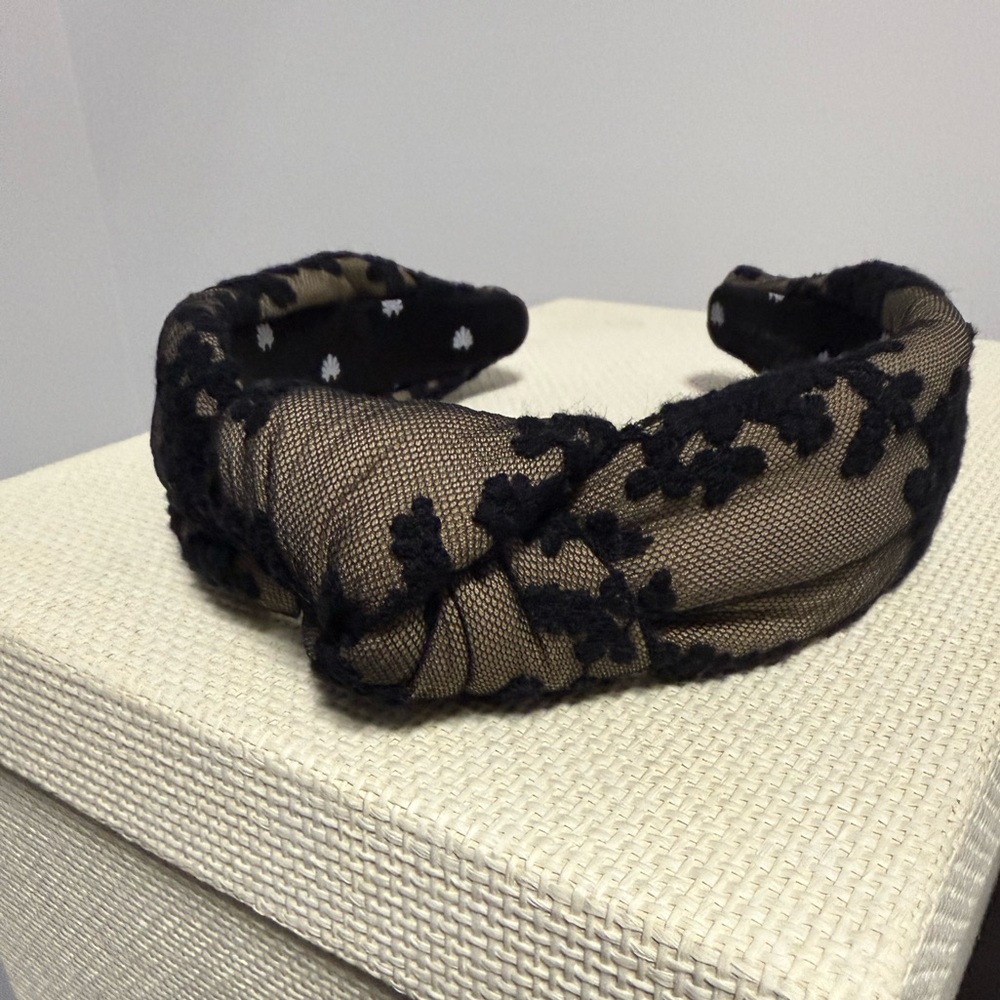 Unique Lele Black Lace Headband- like new!